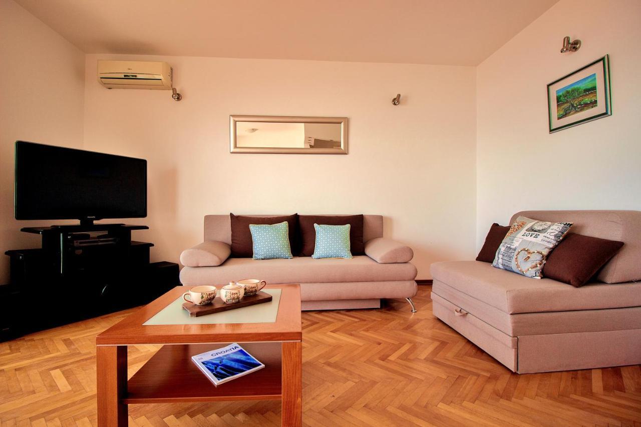 Sandy Beach Apartments Duće Extérieur photo